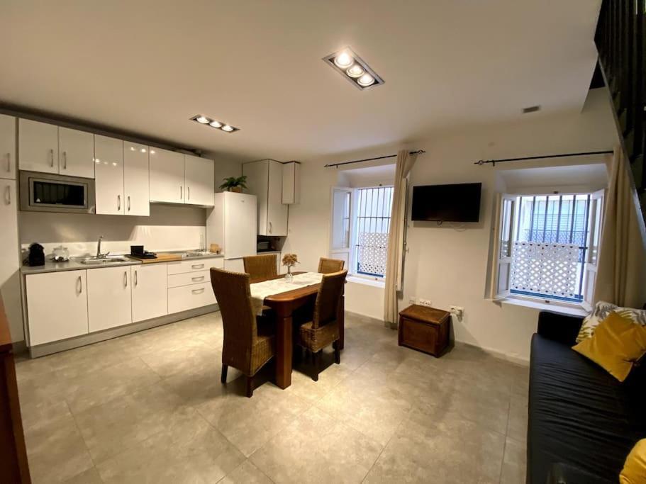 Moderno Duplex En La Tacita De Plata Apartment Cadiz Luaran gambar
